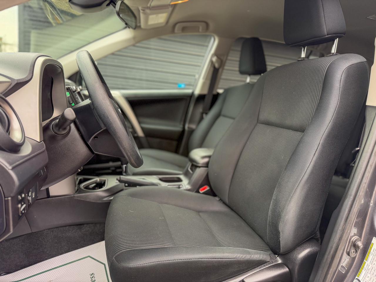 2017 Toyota RAV4 LE/1 OWNER/CAMERA/ACC/LANE ASSIST/2.5L/ECO Photo