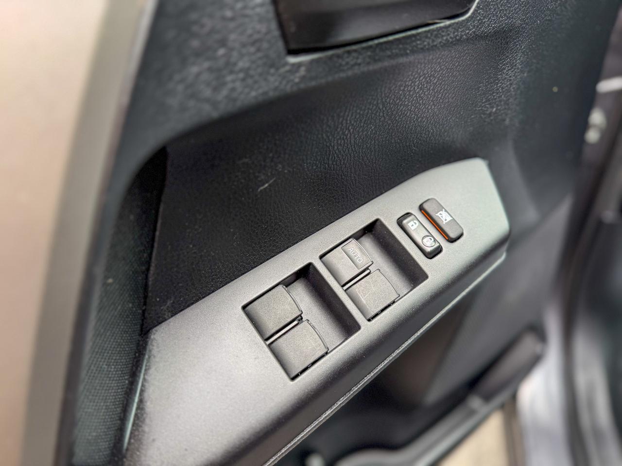 2017 Toyota RAV4 LE/1 OWNER/CAMERA/ACC/LANE ASSIST/2.5L/ECO Photo