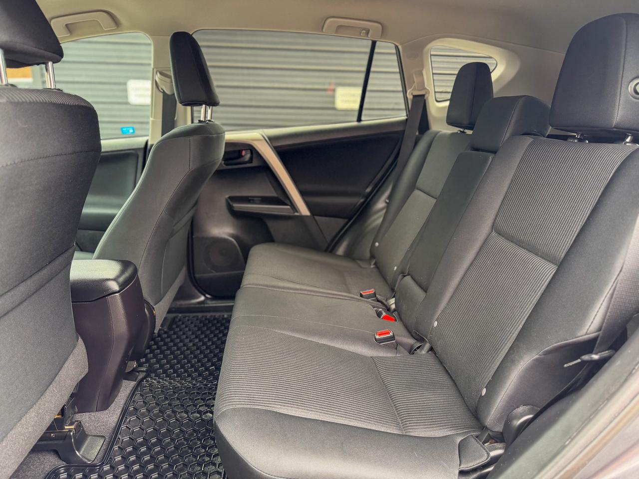 2017 Toyota RAV4 LE/1 OWNER/CAMERA/ACC/LANE ASSIST/2.5L/ECO Photo