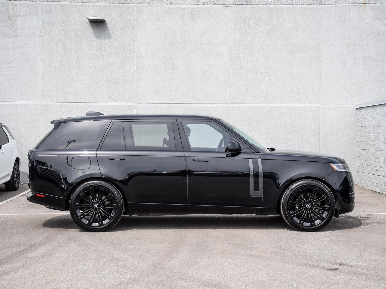 2025 Land Rover Range Rover P530 Autobiography LWB Photo