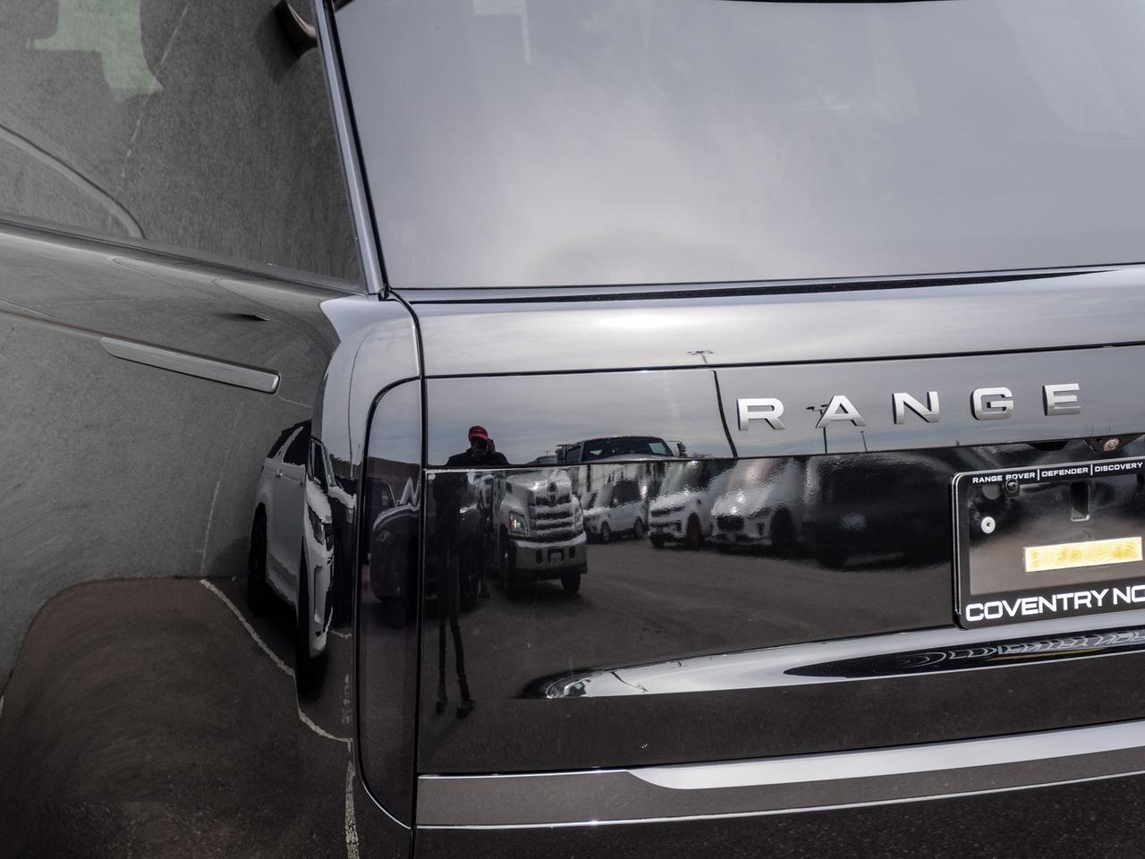 2025 Land Rover Range Rover P530 Autobiography LWB Photo