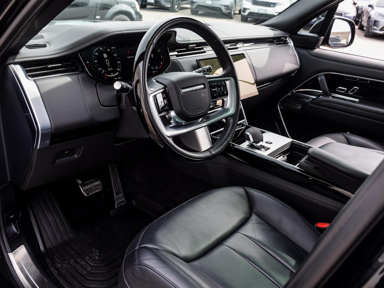 2025 Land Rover Range Rover P530 Autobiography LWB Photo