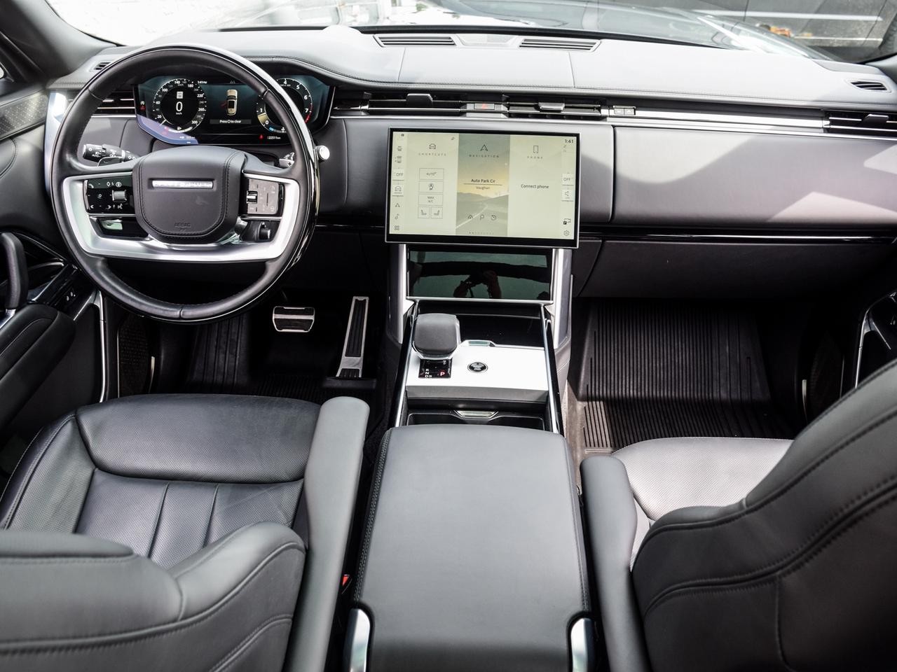 2025 Land Rover Range Rover P530 Autobiography LWB Photo