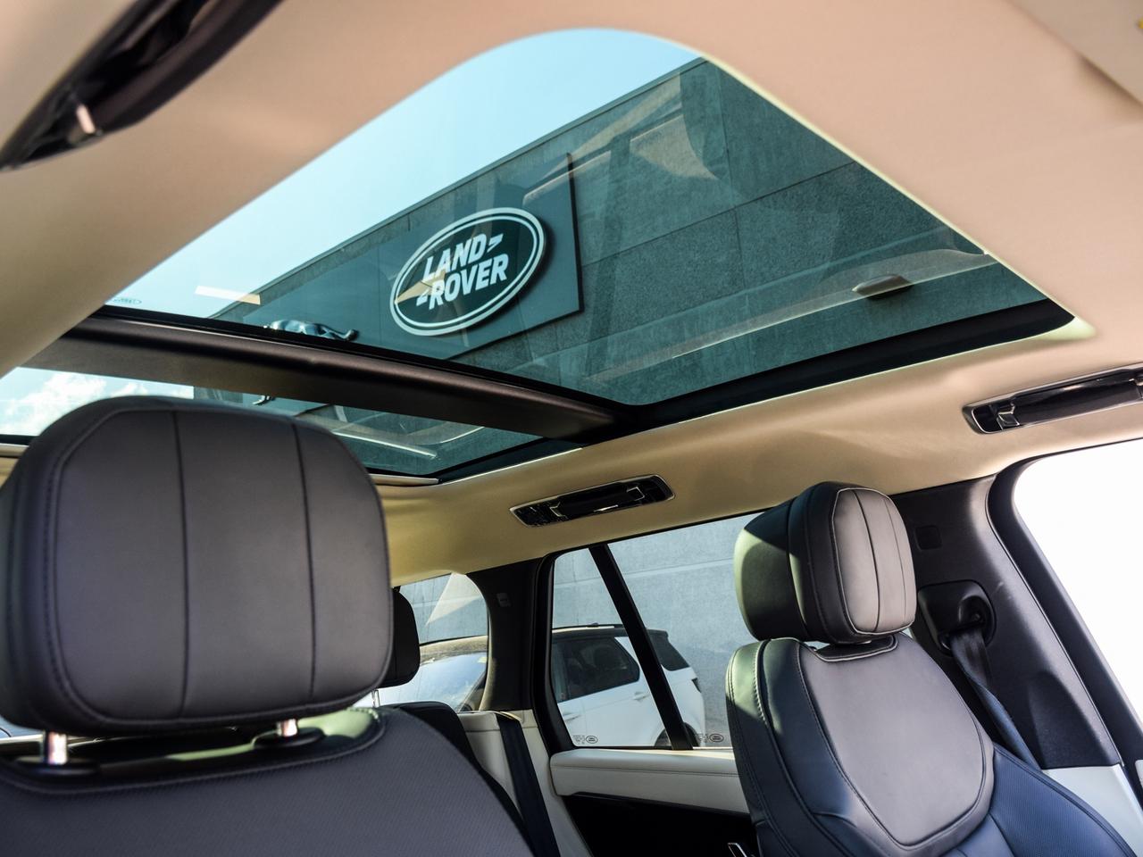 2023 Land Rover Range Rover P530 SE SWB Photo