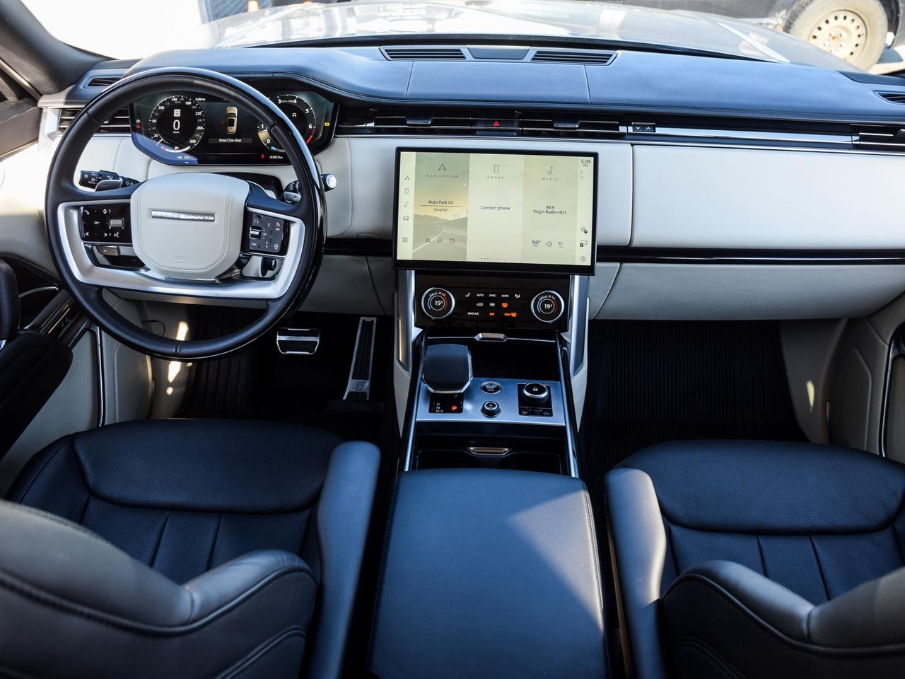 2023 Land Rover Range Rover P530 SE SWB Photo