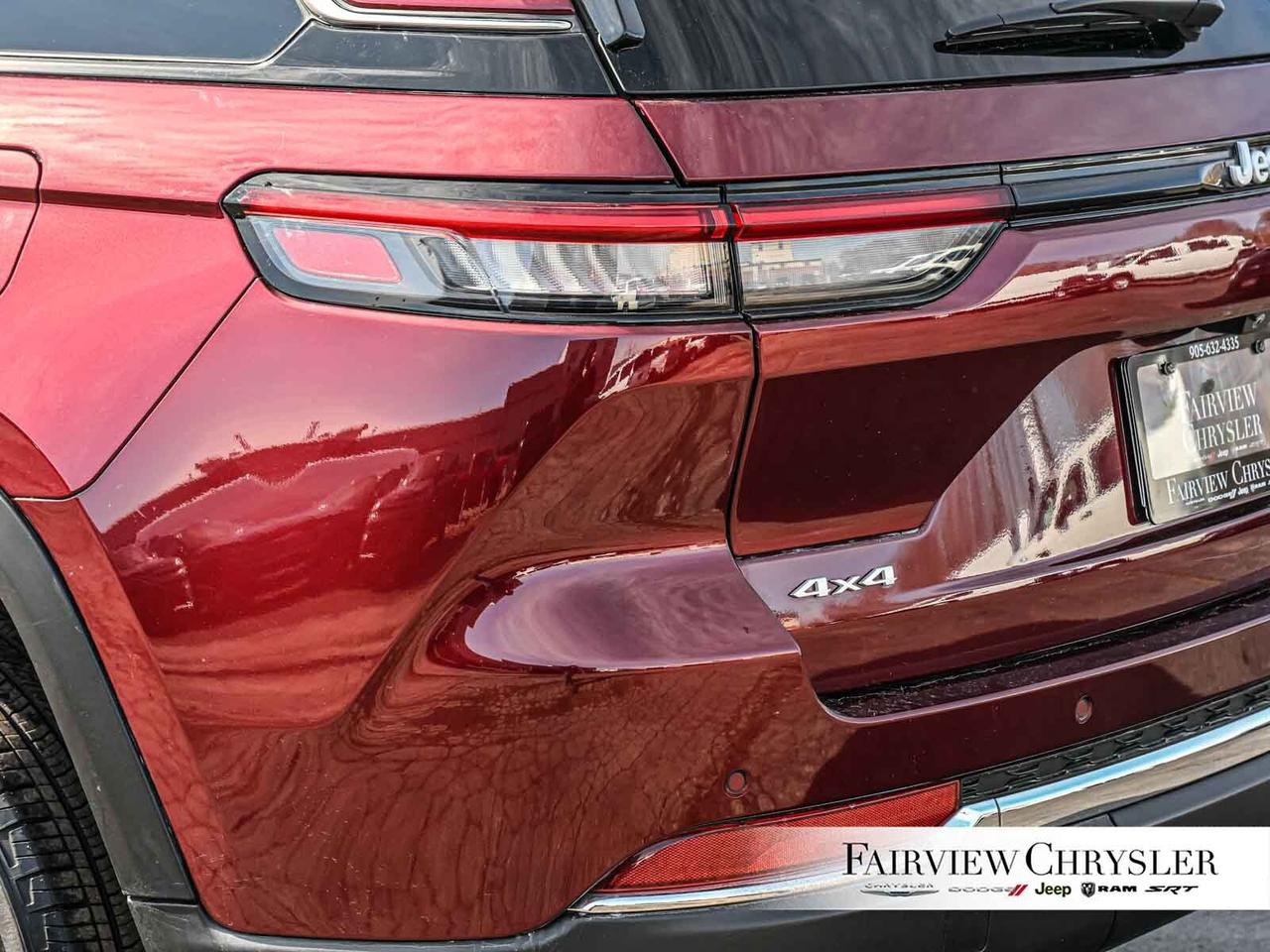 2024 Jeep Grand Cherokee Limited PANO ROOF   LUX PKG   360 CAMERA   CARPLAY Photo