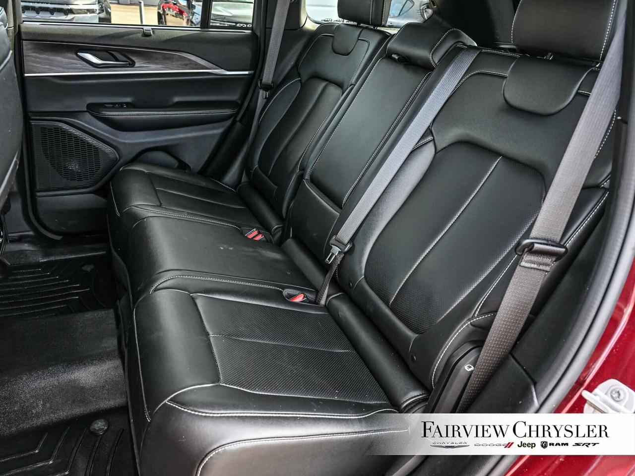 2024 Jeep Grand Cherokee Limited PANO ROOF   LUX PKG   360 CAMERA   CARPLAY Photo