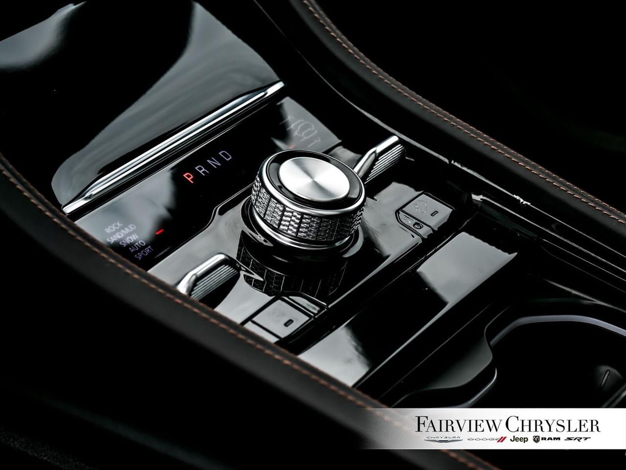 2024 Jeep Grand Cherokee L Summit RESERVE   HIGH ALTITUDE   PANO ROOF   LEATH Photo