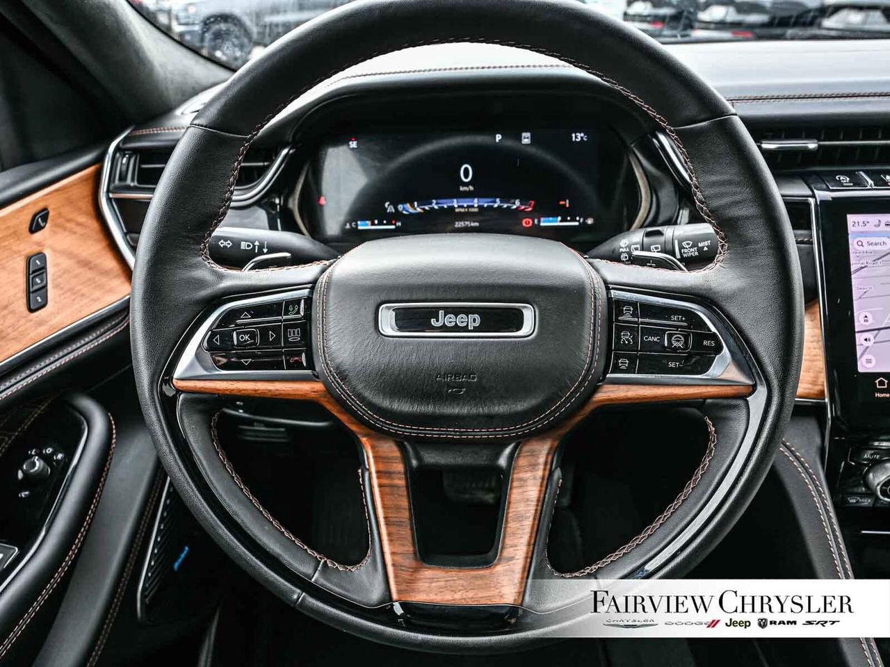 2024 Jeep Grand Cherokee L Summit RESERVE   HIGH ALTITUDE   PANO ROOF   LEATH Photo