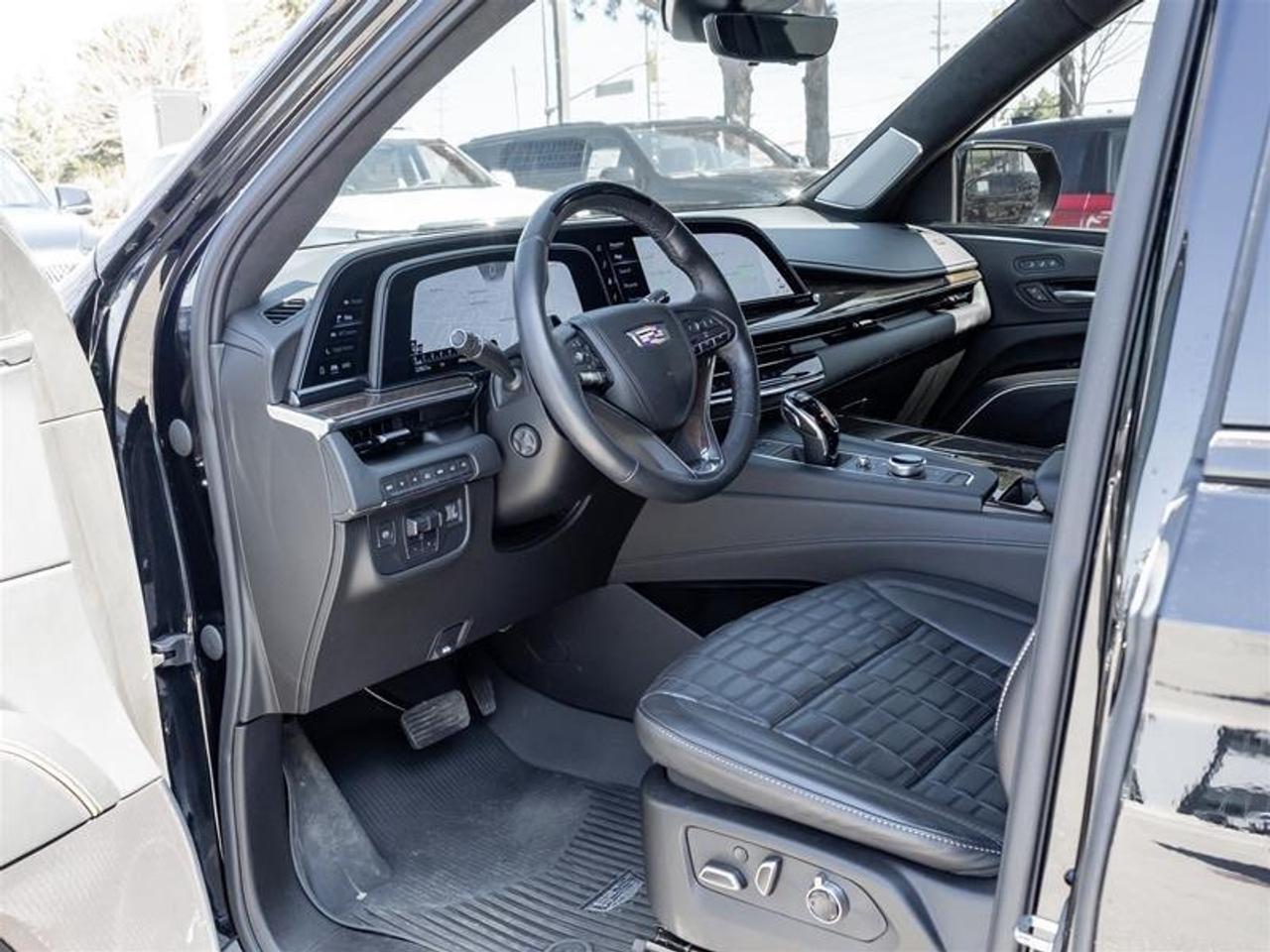2023 Cadillac Escalade ESV Sport Platinum 4x4 Photo