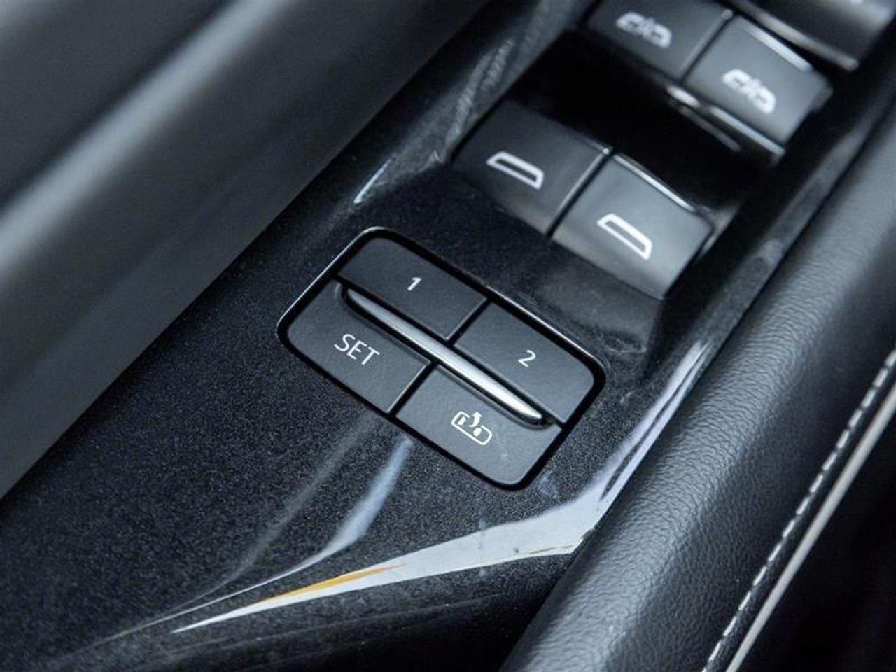 2023 Cadillac Escalade ESV Sport Platinum 4x4 Photo