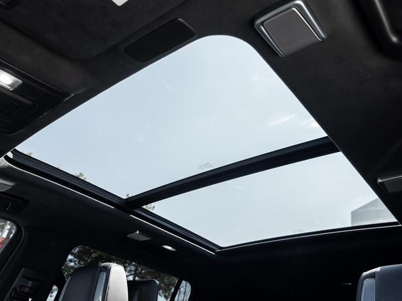 2023 Cadillac Escalade ESV Sport Platinum 4x4 Photo