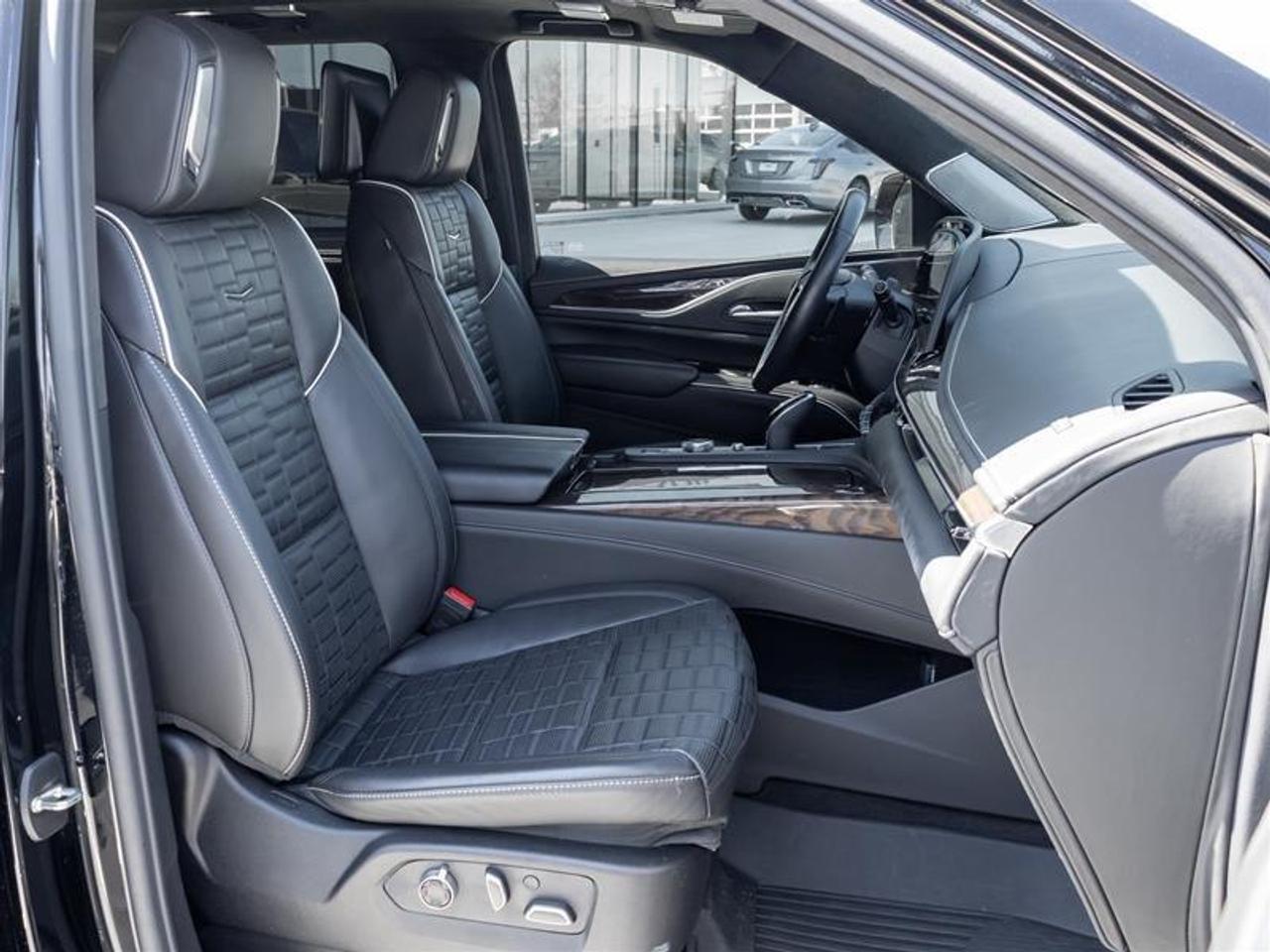 2023 Cadillac Escalade ESV Sport Platinum 4x4 Photo