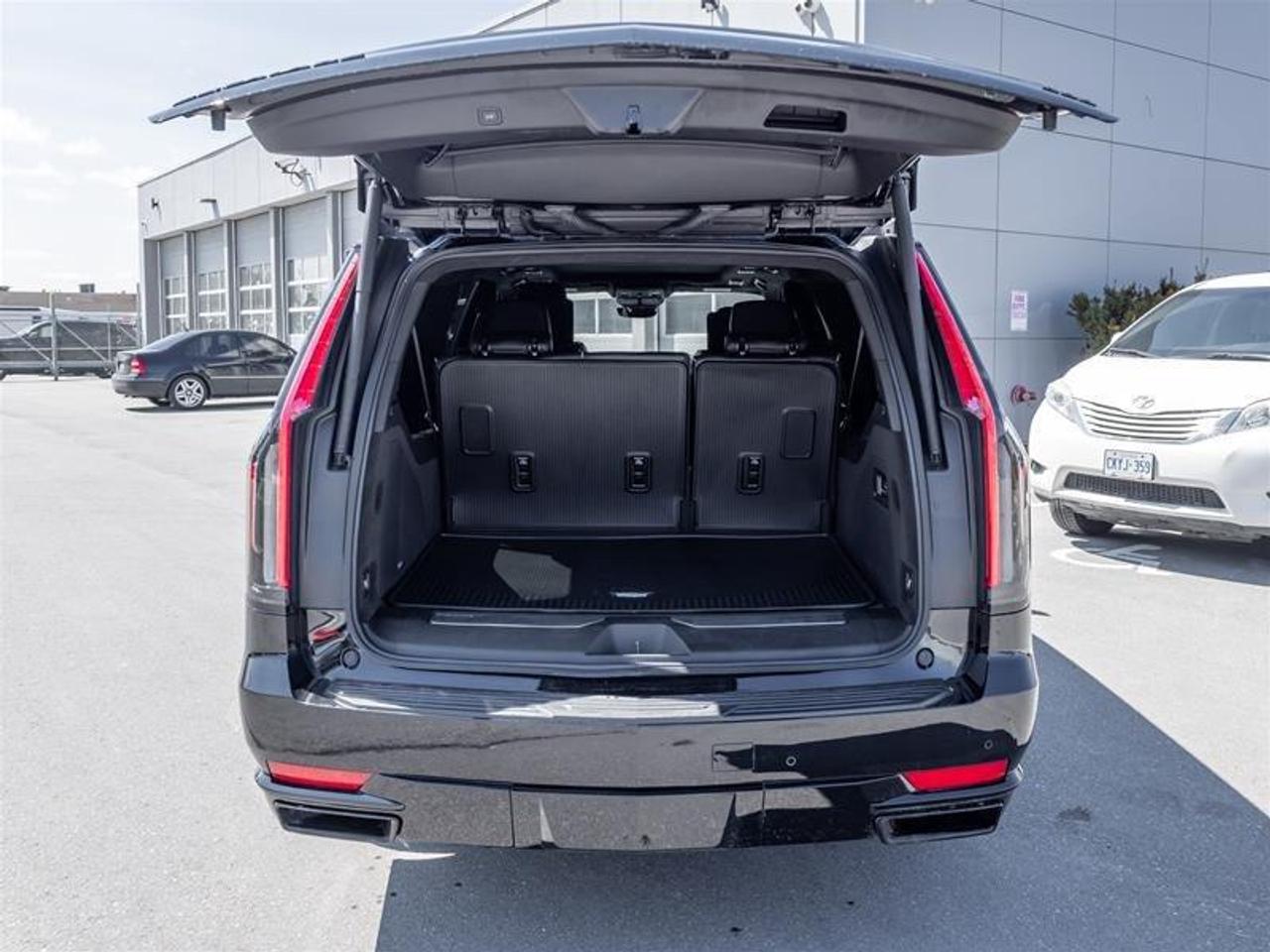2023 Cadillac Escalade ESV Sport Platinum 4x4 Photo