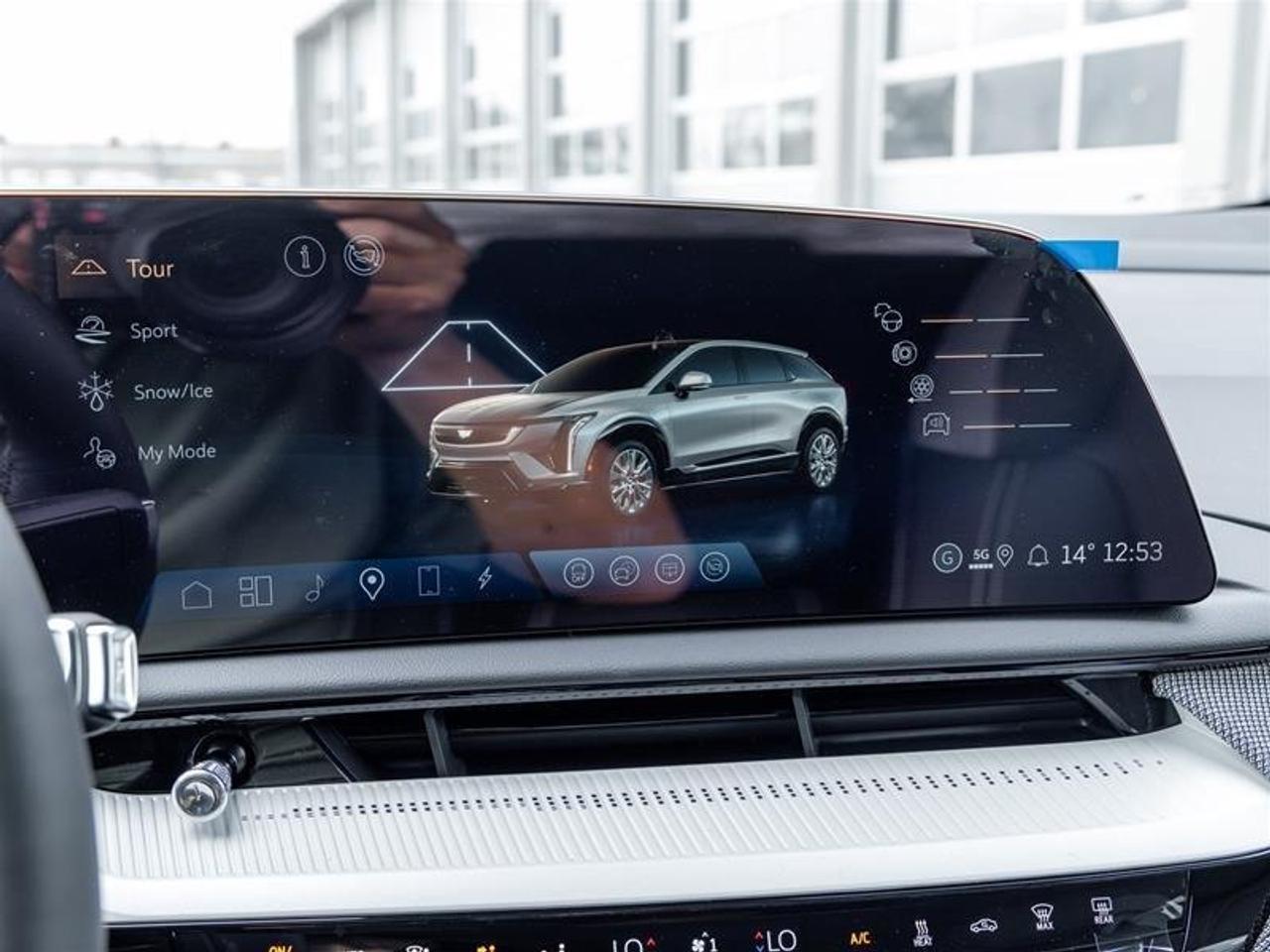 2026 Cadillac OPTIQ Sport 4dr Photo