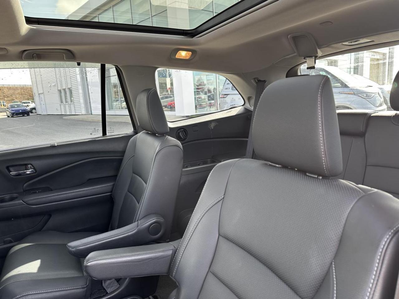 2021 Honda Pilot Touring 7-Passenger AWD Photo