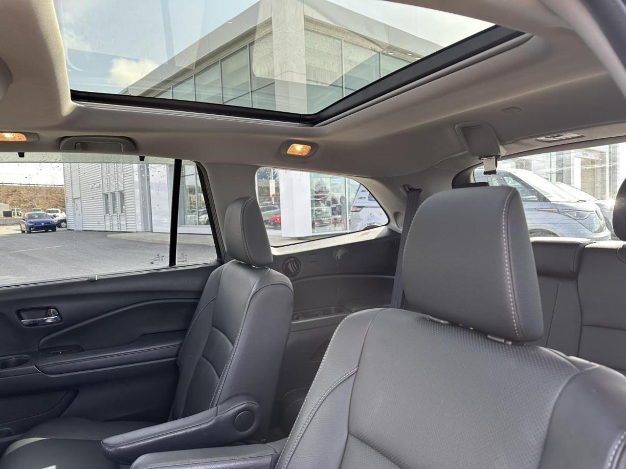 2021 Honda Pilot Touring 7-Passenger AWD Photo