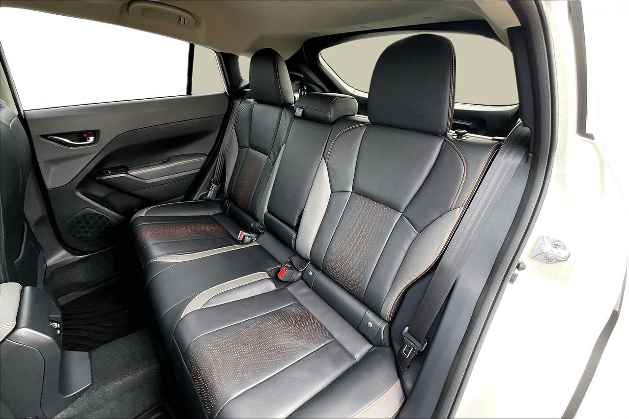 2025 Subaru Crosstrek LIMITED AWD   FULLY LOADED!   SUNROOF   LEATHER Photo