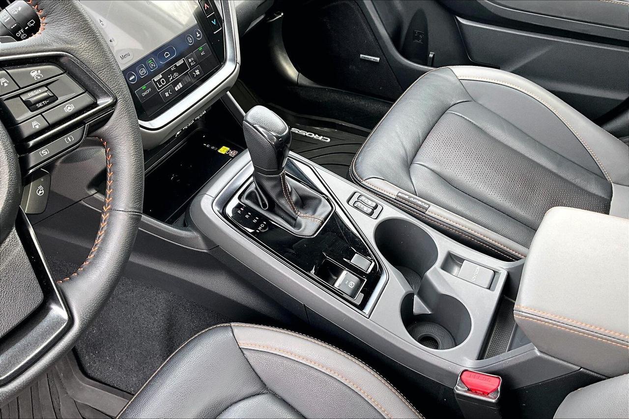 2025 Subaru Crosstrek LIMITED AWD   FULLY LOADED!   SUNROOF   LEATHER Photo