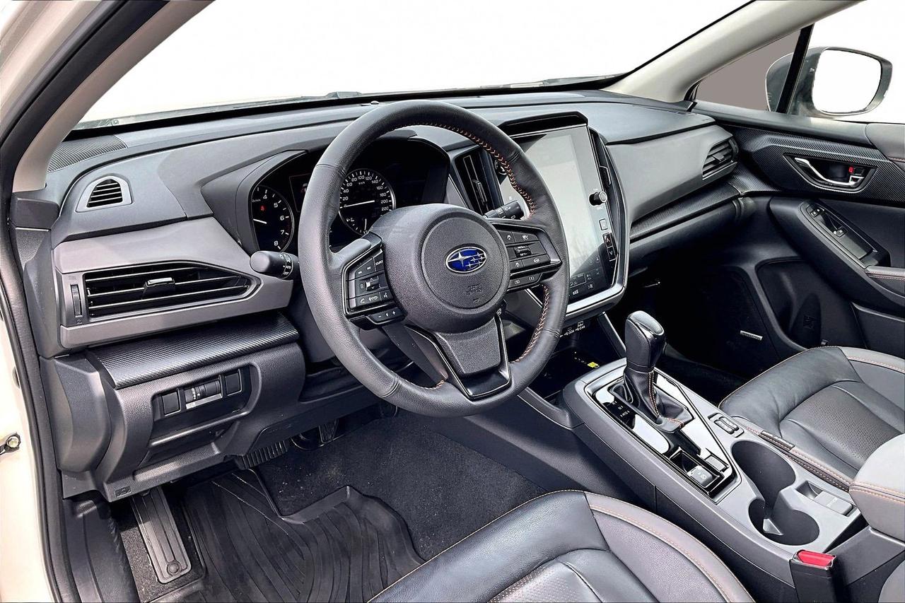2025 Subaru Crosstrek LIMITED AWD   FULLY LOADED!   SUNROOF   LEATHER Photo