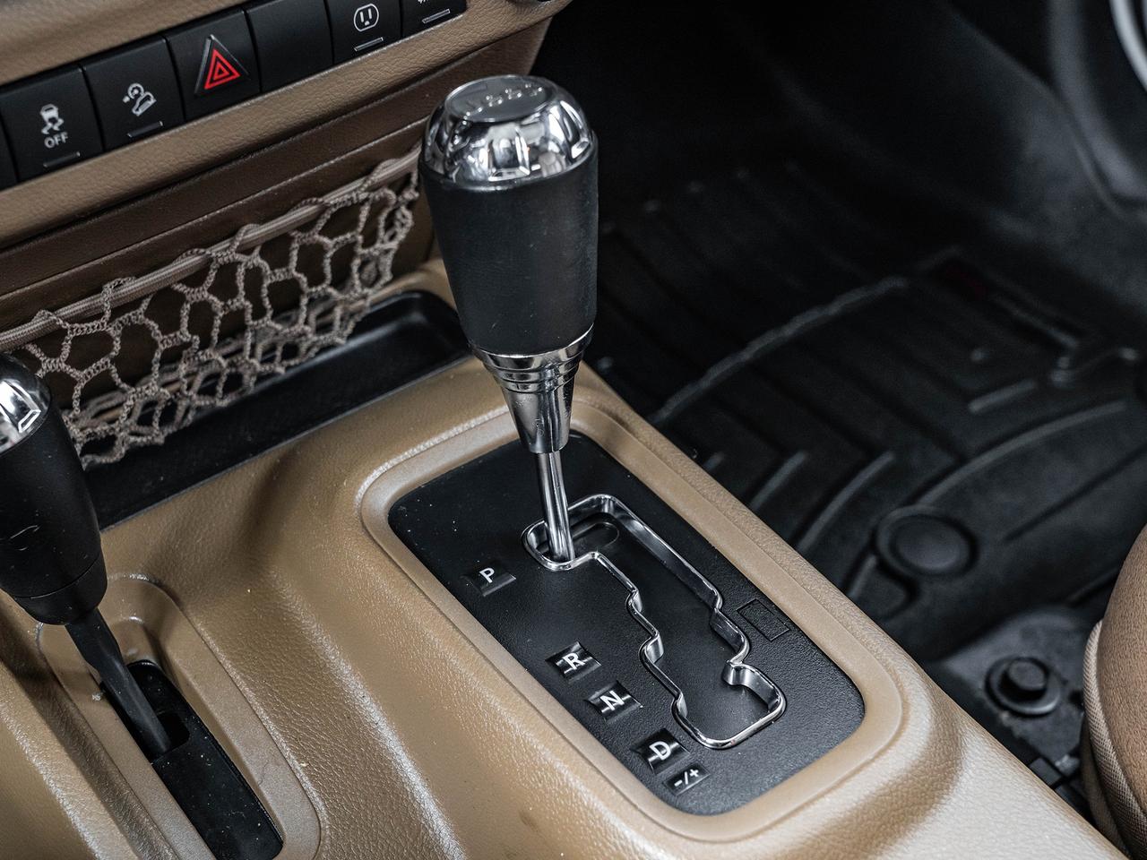 2016 Jeep Wrangler 4WD 4DR SAHARA Photo