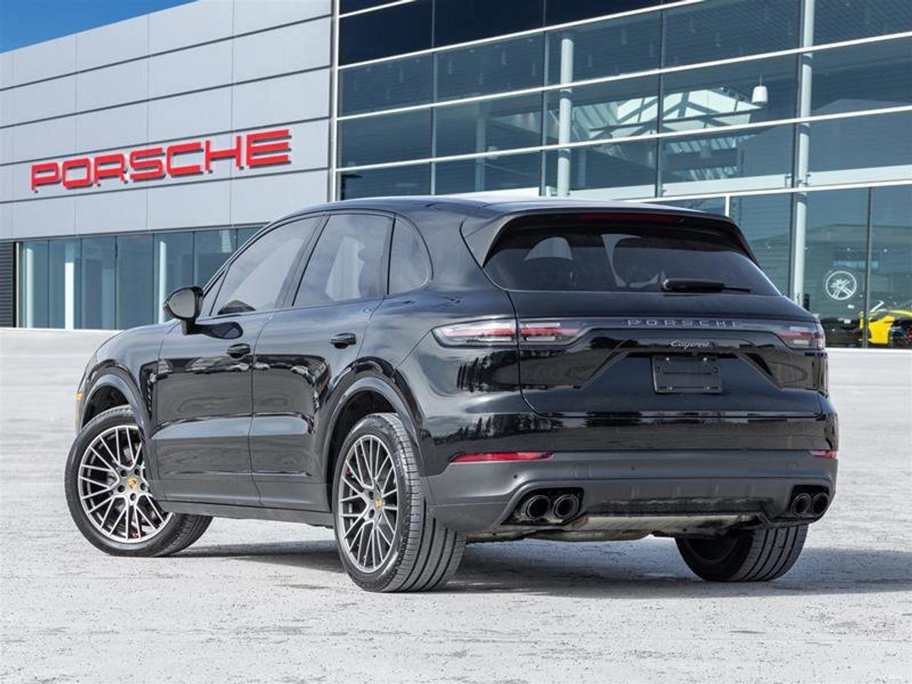 2023 Porsche Cayenne Platinum Edition AWD Premium Pkg Plus Seat Belts i Photo