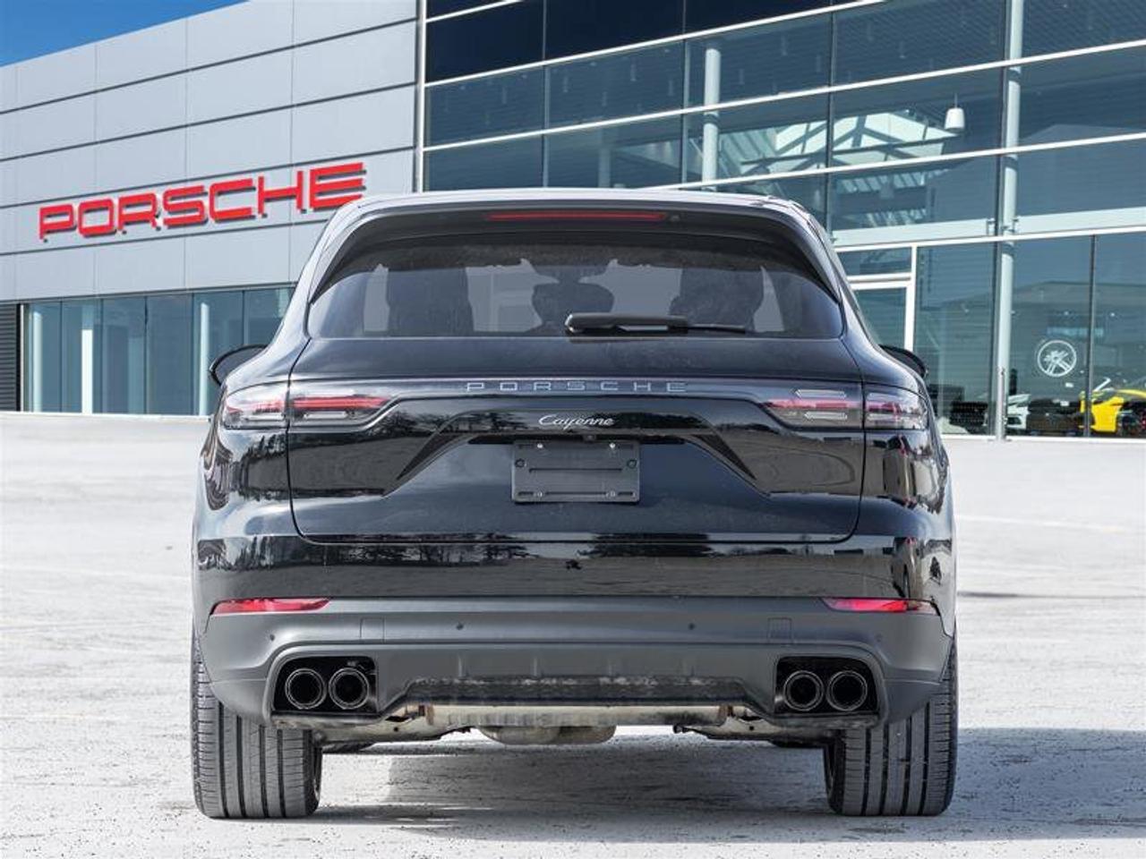 2023 Porsche Cayenne Platinum Edition AWD Premium Pkg Plus Seat Belts i Photo4