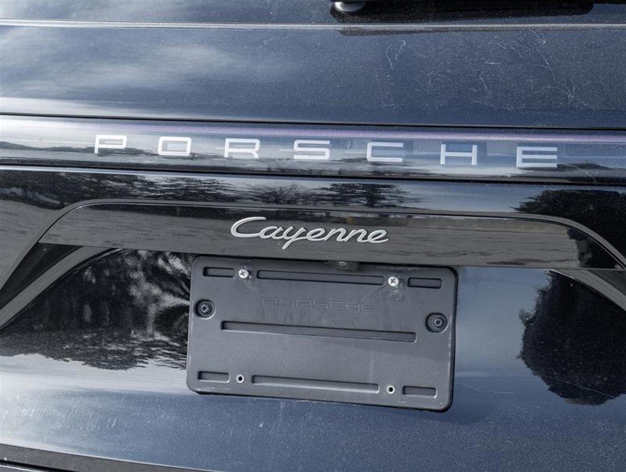 2023 Porsche Cayenne Platinum Edition AWD Premium Pkg Plus Seat Belts i Photo