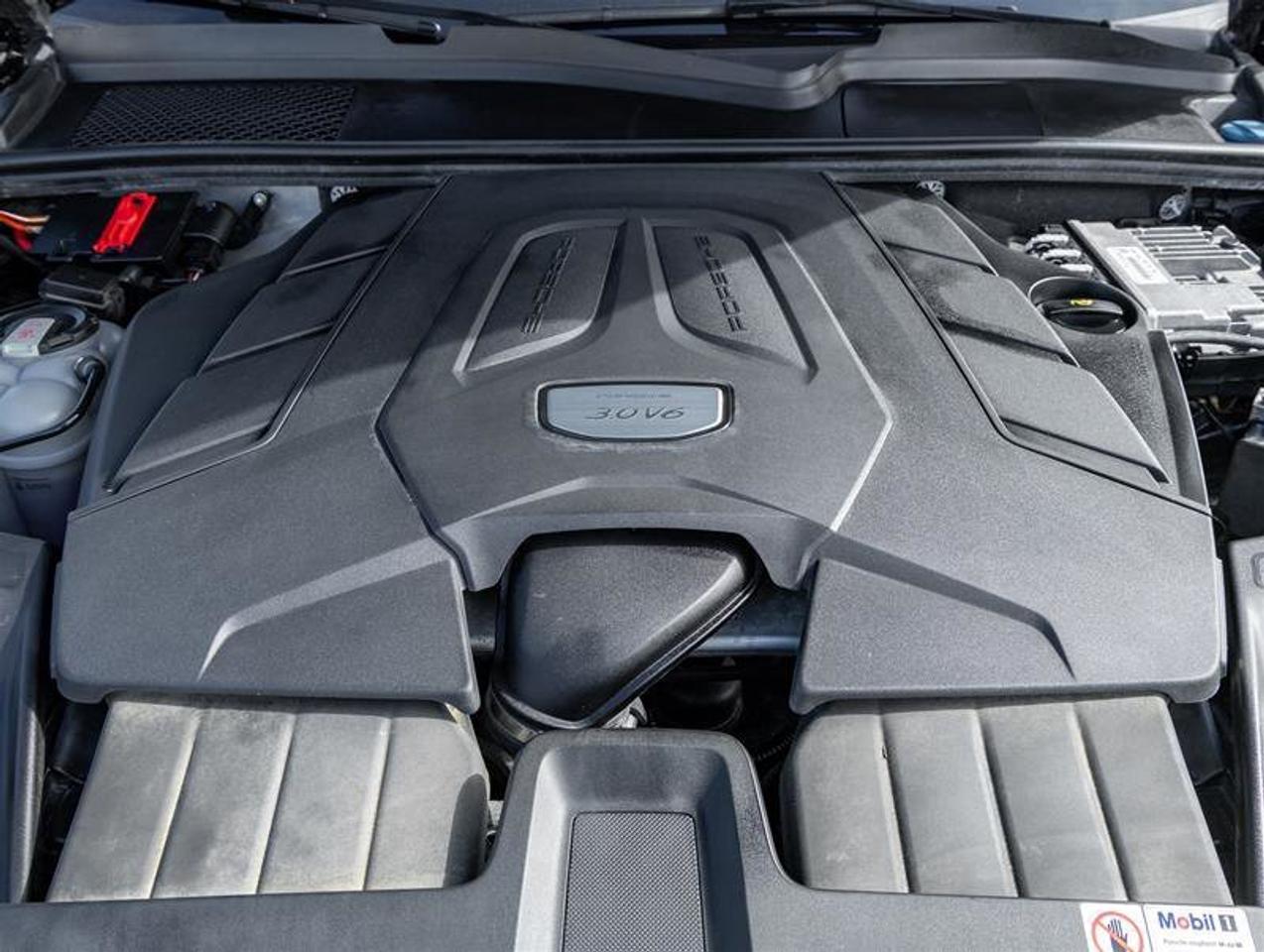 2023 Porsche Cayenne Platinum Edition AWD Premium Pkg Plus Seat Belts i Photo