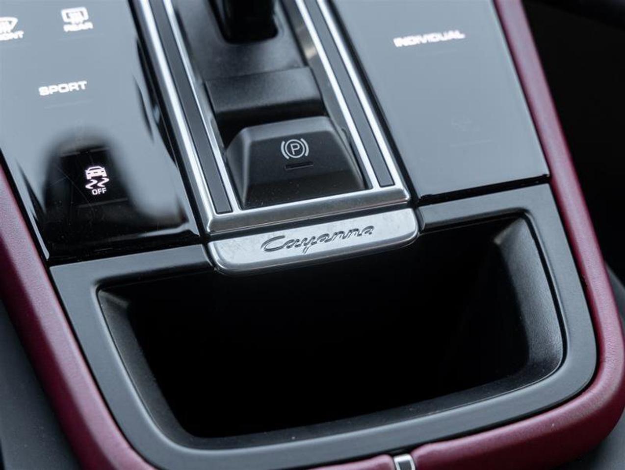 2023 Porsche Cayenne Platinum Edition AWD Premium Pkg Plus Seat Belts i Photo