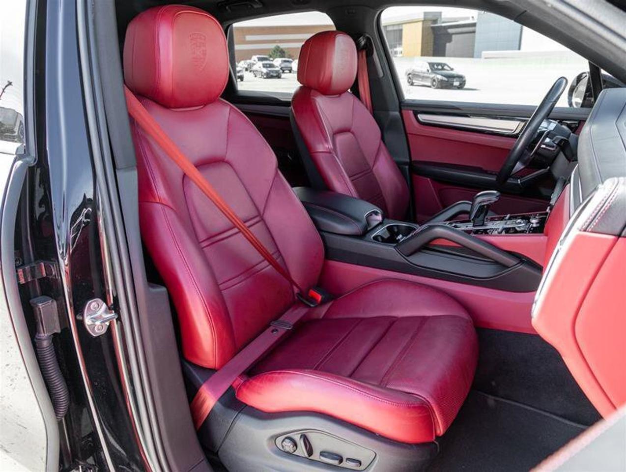2023 Porsche Cayenne Platinum Edition AWD Premium Pkg Plus Seat Belts i Photo