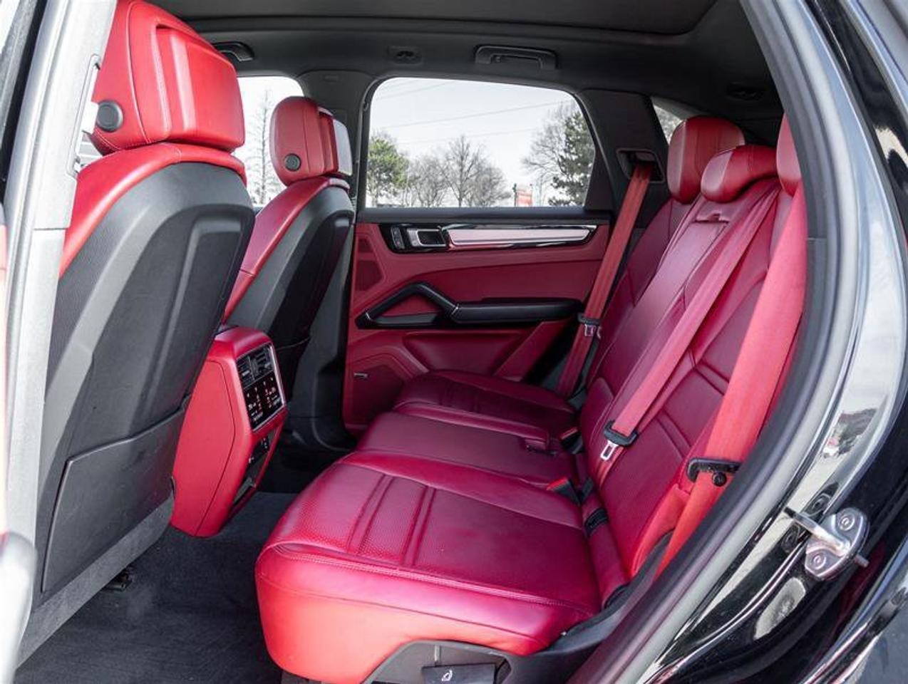 2023 Porsche Cayenne Platinum Edition AWD Premium Pkg Plus Seat Belts i Photo