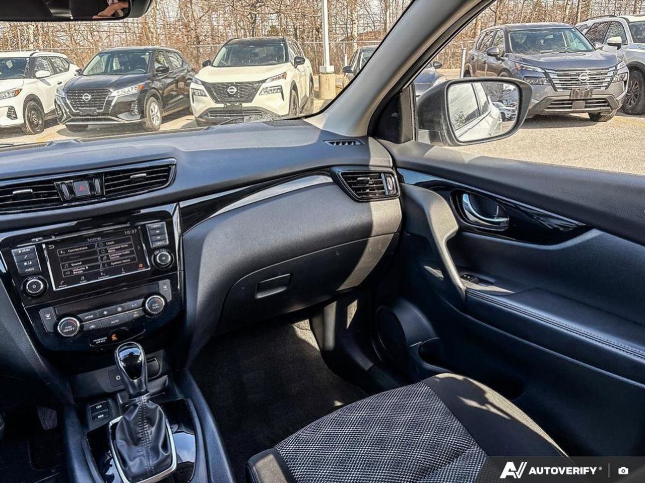 2022 Nissan Qashqai SV AWD   Heated Seats   Apple Car Play Photo