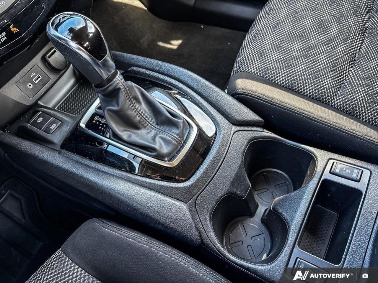 2022 Nissan Qashqai SV AWD   Heated Seats   Apple Car Play Photo
