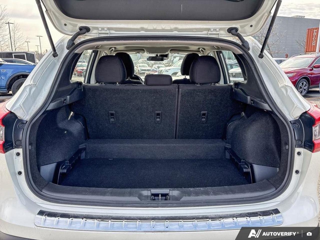 2022 Nissan Qashqai SV AWD   Heated Seats   Apple Car Play Photo