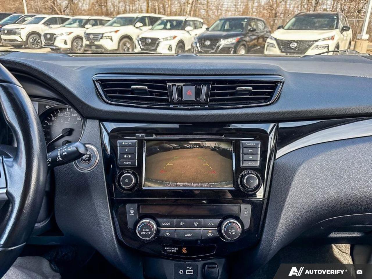 2022 Nissan Qashqai SV AWD   Heated Seats   Apple Car Play Photo