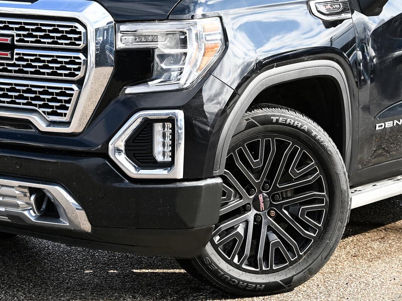 2020 GMC Sierra 1500 Denali Crew Cab 4x4 ~Nav ~Leather ~Sunroof ~Camera Photo
