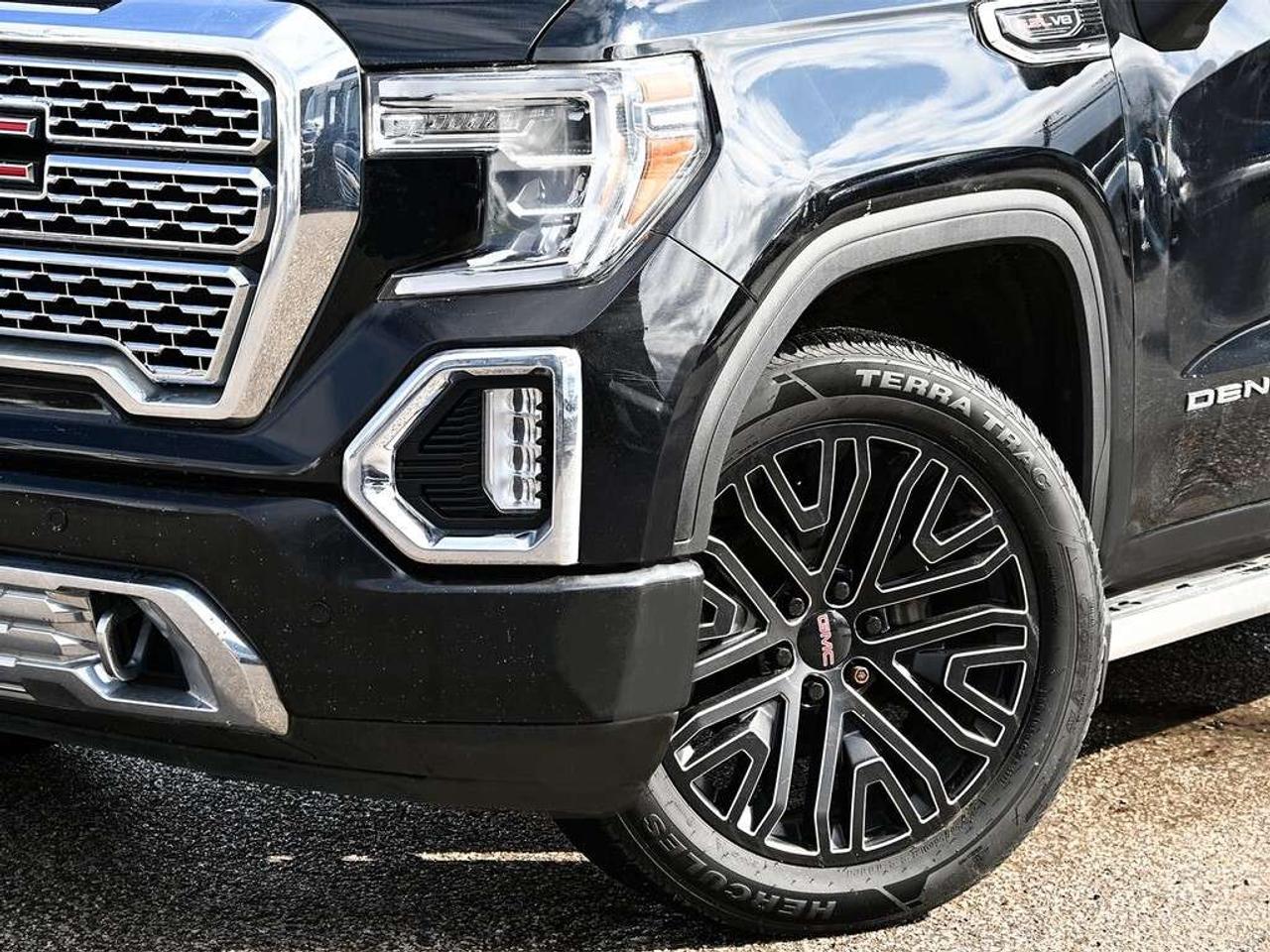 2020 GMC Sierra 1500 Denali Crew Cab 4x4 ~Nav ~Leather ~Sunroof ~Camera Photo
