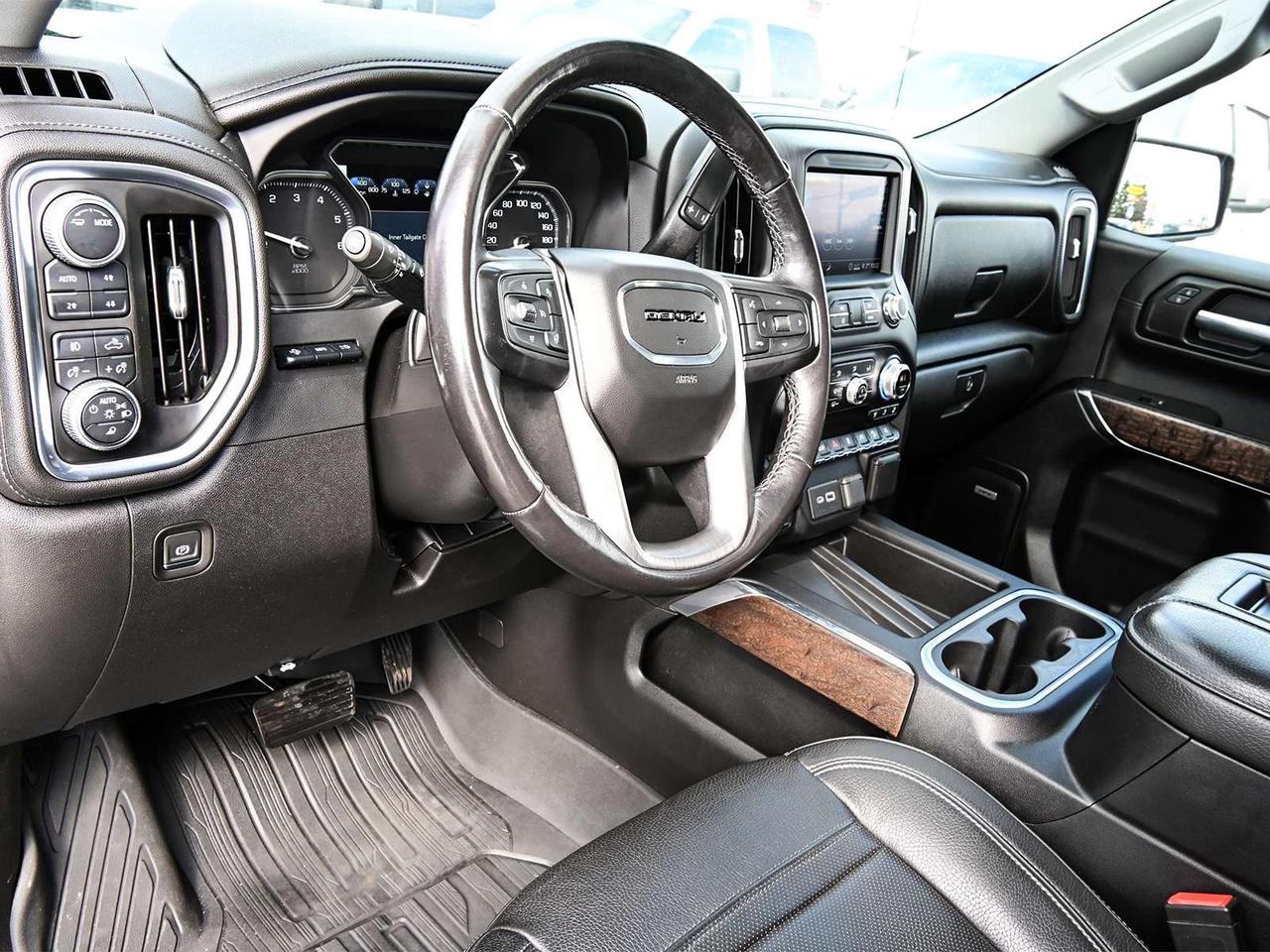 2020 GMC Sierra 1500 Denali Crew Cab 4x4 ~Nav ~Leather ~Sunroof ~Camera Photo