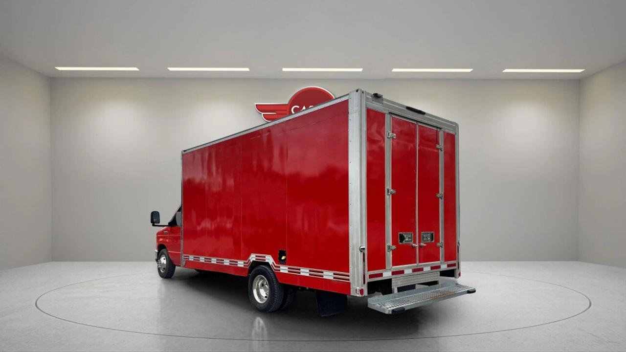 2019 Ford E-450 DRW 176 WB - REEFER/REFRIGERATED Photo