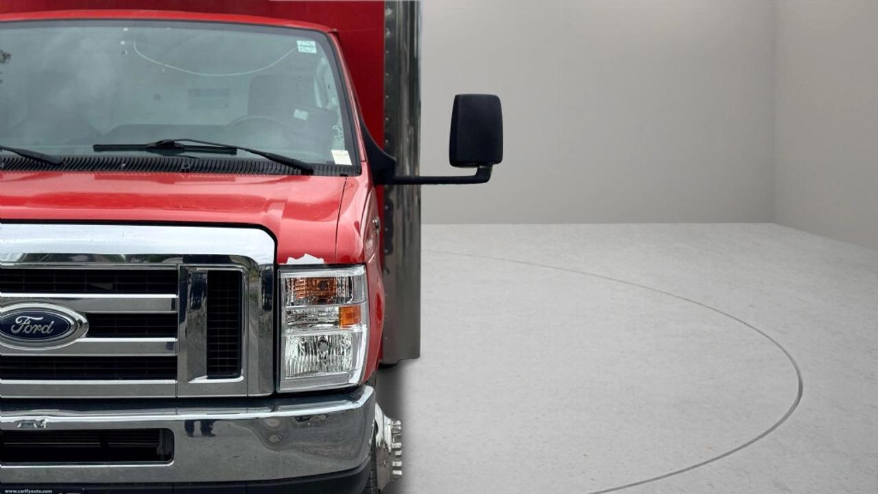 2019 Ford E-450 DRW 176 WB - REEFER/REFRIGERATED Photo