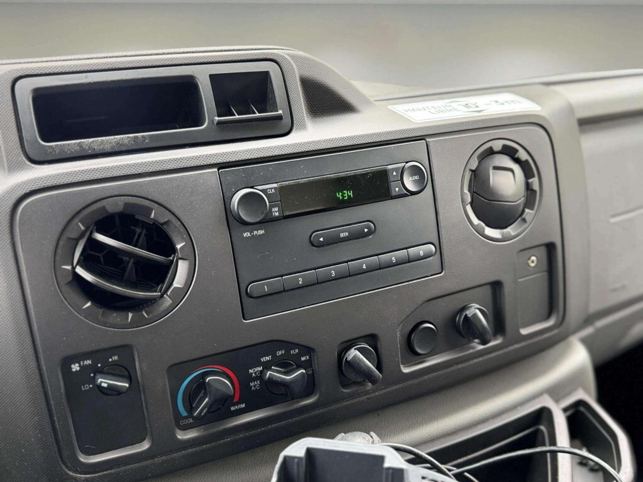 2019 Ford E-450 DRW 176 WB - REEFER/REFRIGERATED Photo