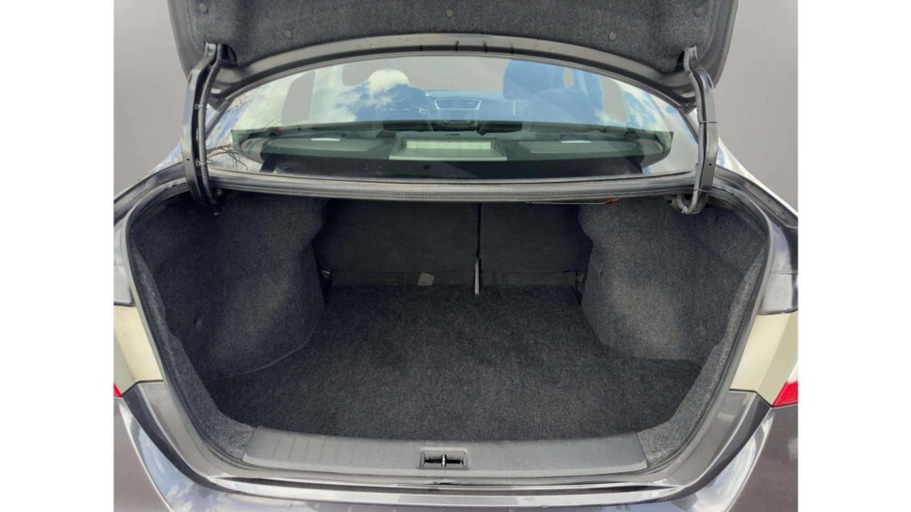 2013 Nissan Sentra SV 4dr Sedan CVT Photo