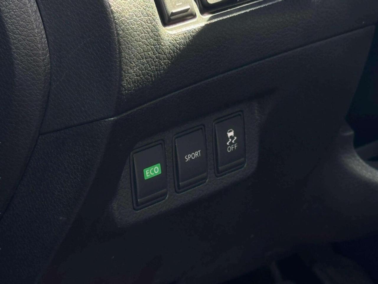 2013 Nissan Sentra SV 4dr Sedan CVT Photo