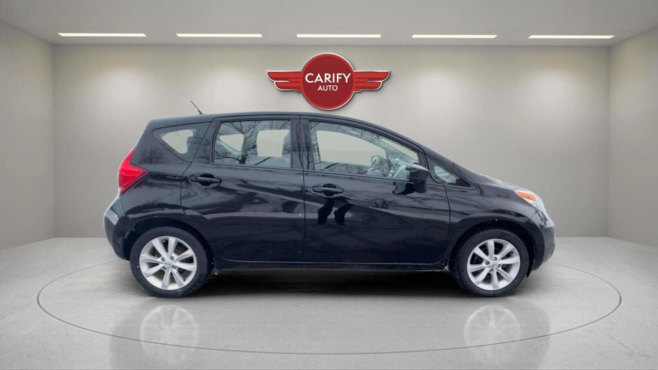 2016 Nissan Versa Note SL 5dr Hatchback Photo