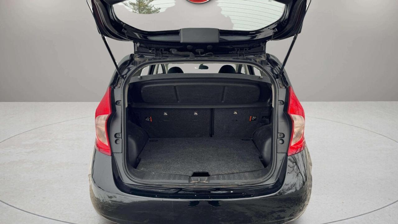 2016 Nissan Versa Note SL 5dr Hatchback Photo