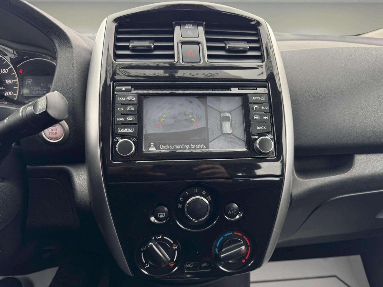 2016 Nissan Versa Note SL 5dr Hatchback Photo