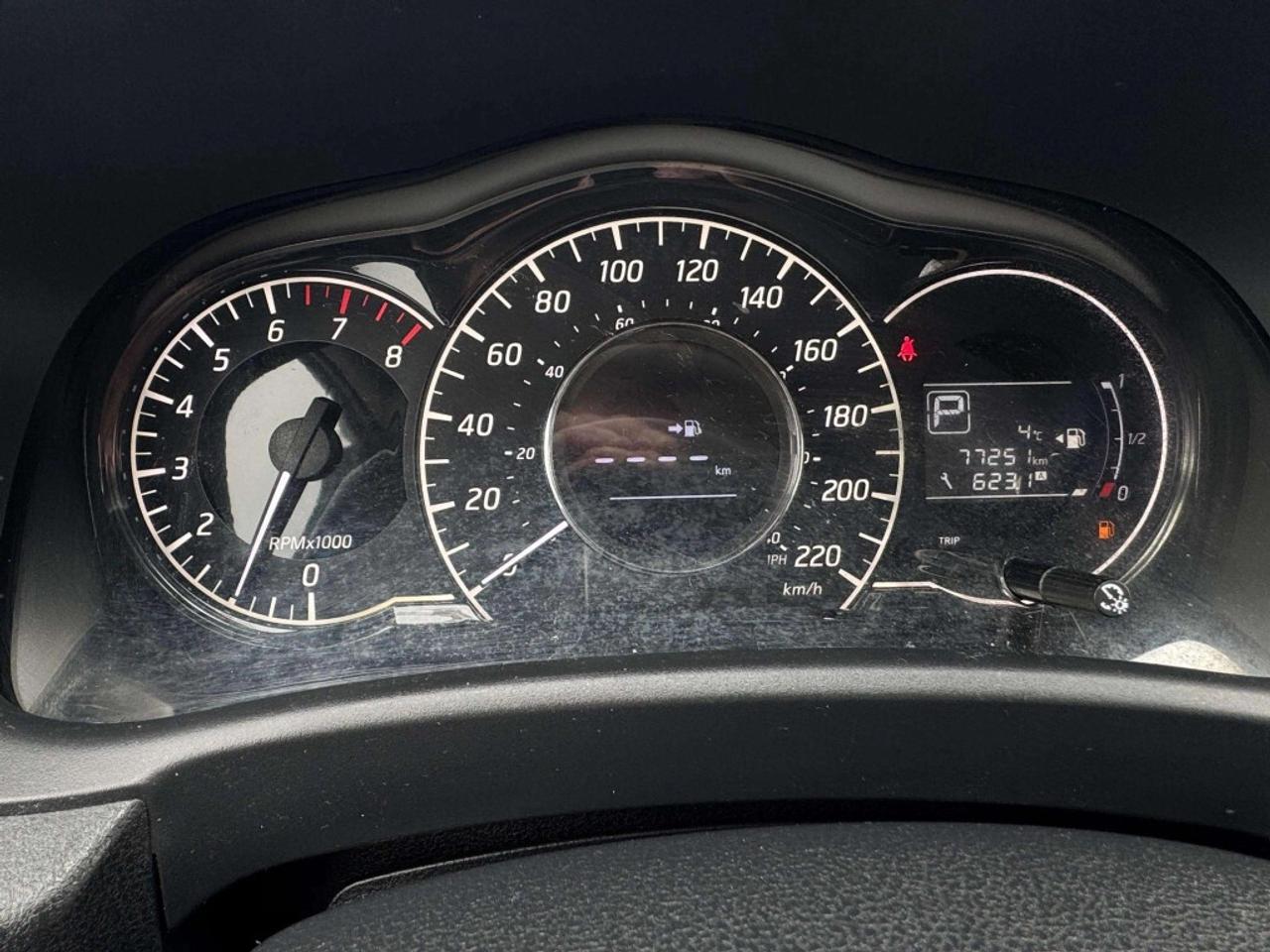 2016 Nissan Versa Note SL 5dr Hatchback Photo