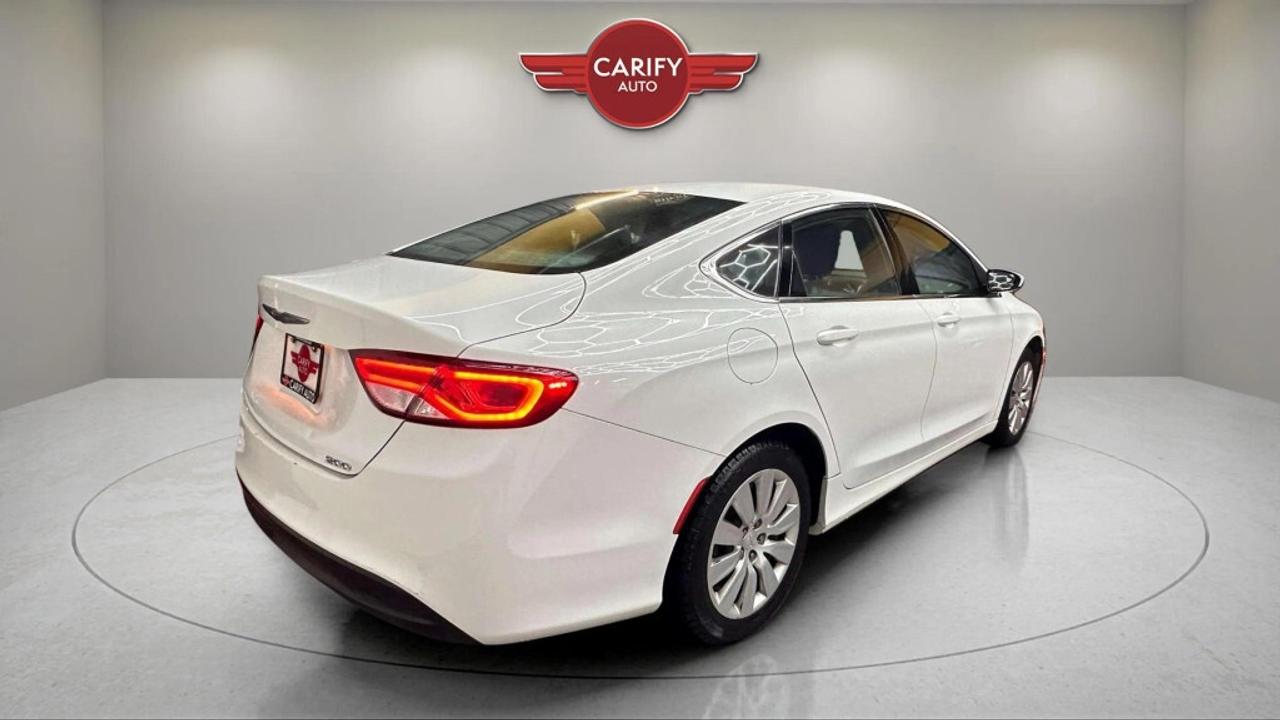 2015 Chrysler 200 LX 4dr  Automatic Photo4