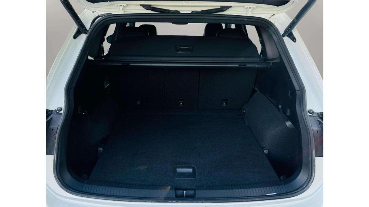 2022 Volkswagen Tiguan HIGHLINE R-LINE 4MOTION Photo